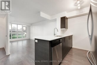 Building Photo - 35 Bastion St