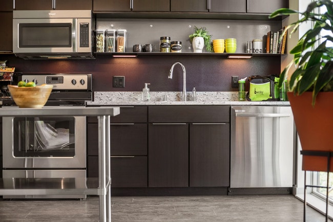 Modern Kitchen with loads of storage - Beláy