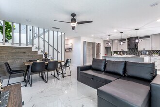 Building Photo - 1401 E Muriel St