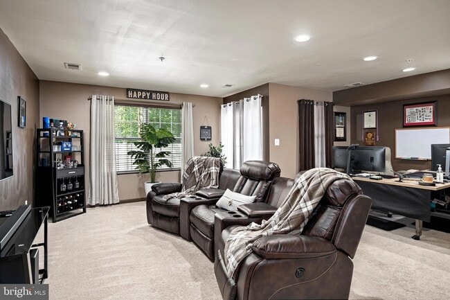 Foto del edificio - 7530 Stonehouse Run Dr