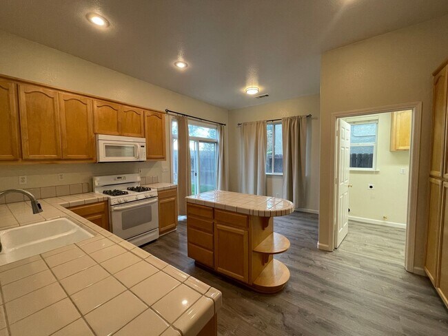 Foto del edificio - 2462 Jessica Cir