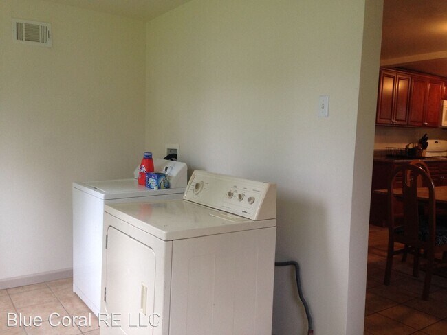 Building Photo - 5 br, 3 bath House - 137 Hawthorne Ave.