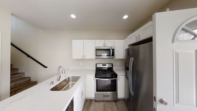 Building Photo - 4BD/2BA on Tipton
