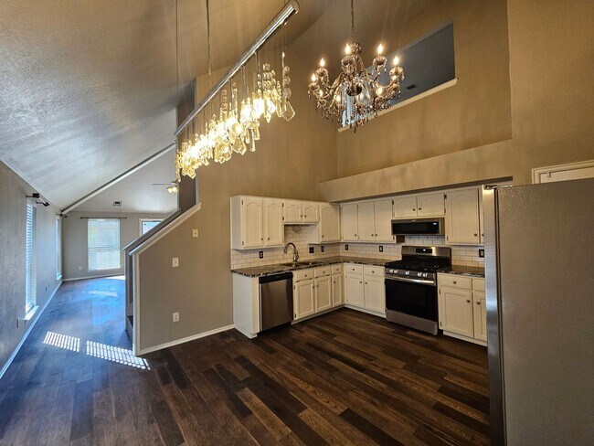 Foto del edificio - (3) Bed or (2)Bed + Bonus Room/(2.5) Bath ...