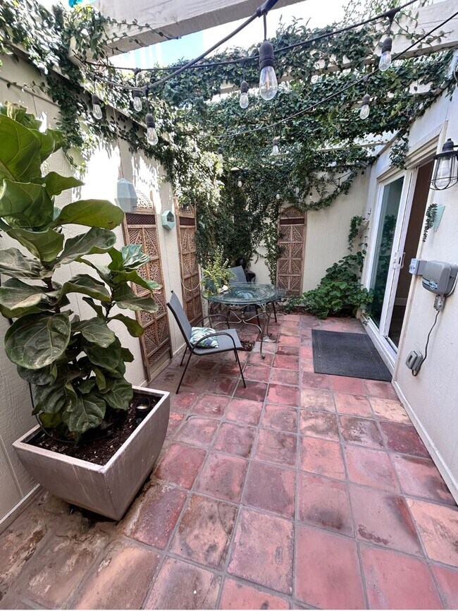 Foto del edificio - 7752 E Camelback Rd