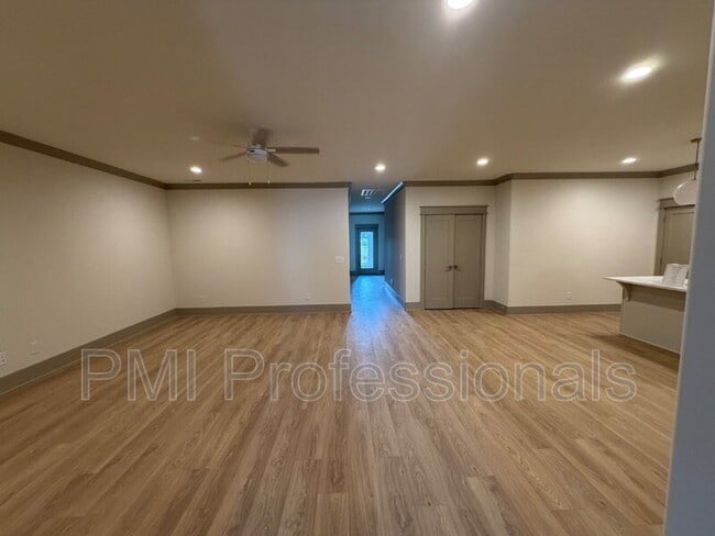 Building Photo - 2035 Grace Johns Cir