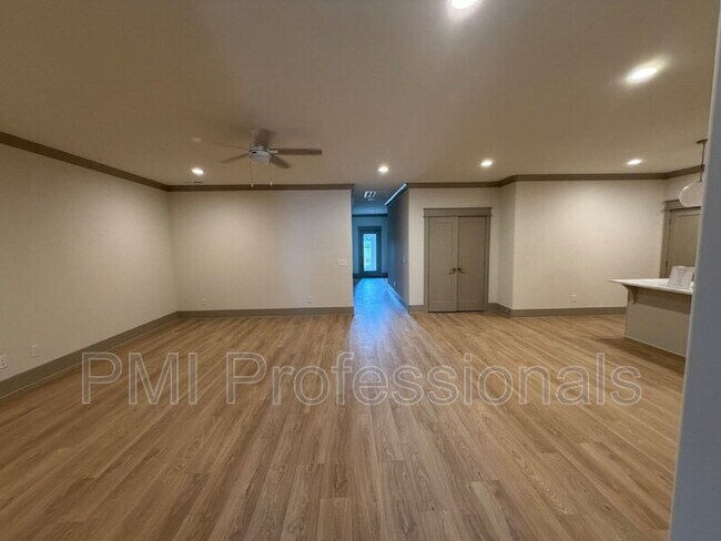 Foto del edificio - 2035 Grace Johns Cir