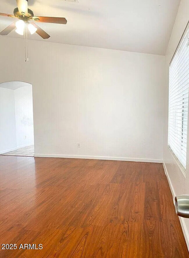 Foto del edificio - 12811 N Palm St