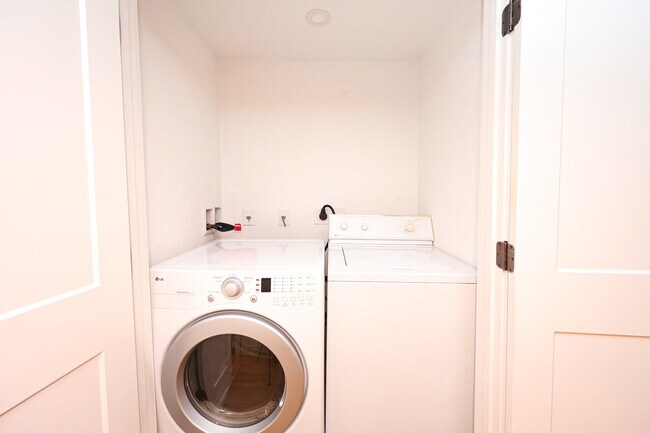 Foto del edificio - 85 Oak St