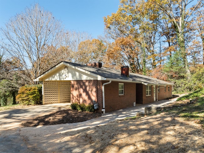 Foto del edificio - 315 Beaverdam Rd