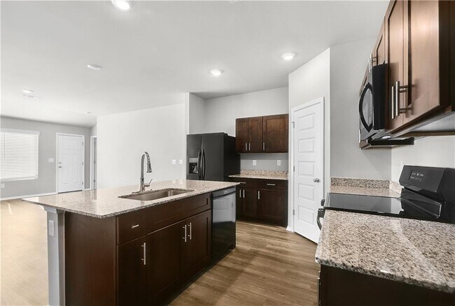 Foto del edificio - 6600 NW Vandergriff St