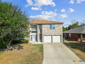 Building Photo - 2203 Delaware Dr