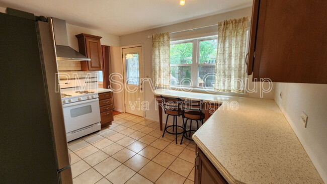 Building Photo - 8558 Beller Ct