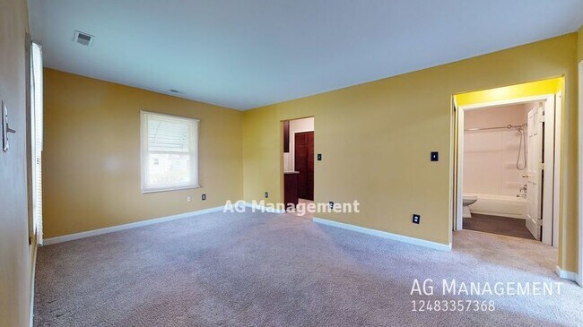Building Photo - 163 Euclid St - Spacious 3Bed/1.5 Bath Mt....