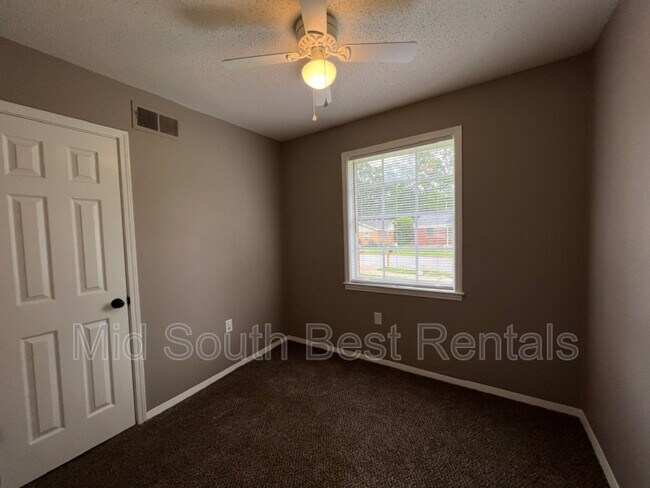 Building Photo - 3281 Sunrise