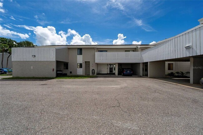 Building Photo - 1412 Oak Pl
