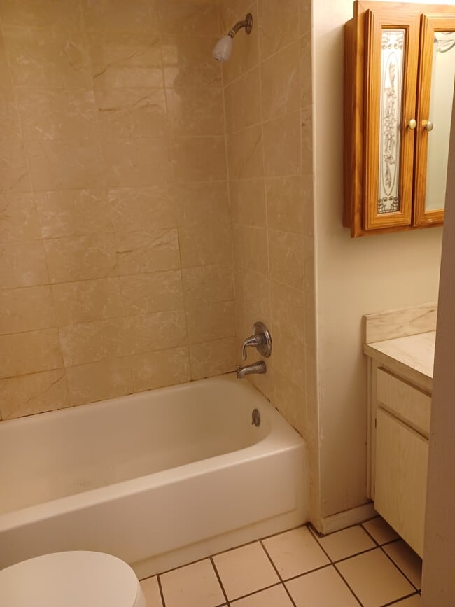 Building Photo - 6399 Bonnie Bay Cir N