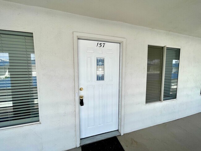 Foto del edificio - Great 1 Bedroom Condo in the Roadhaven Condos Gated Community!