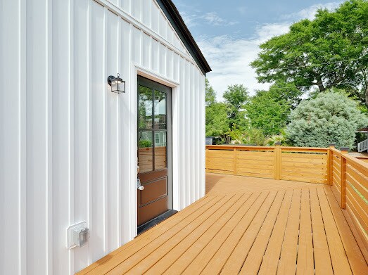 Cubierta del lado izquierdo - 1405 Holt St