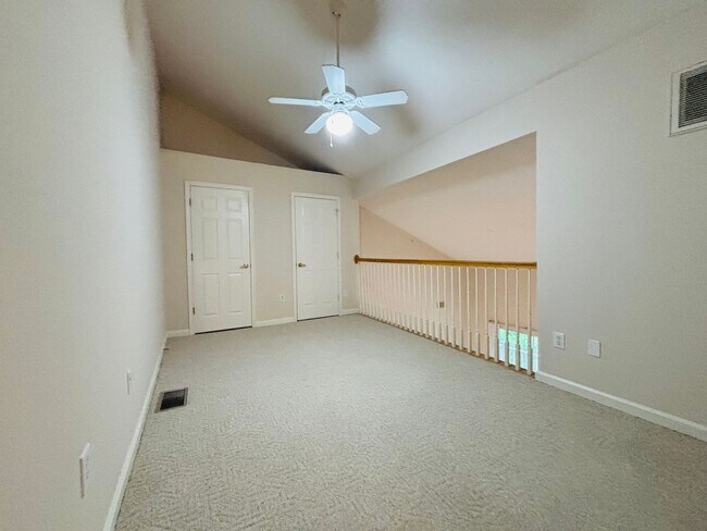 Building Photo - 2 Bedroom 2 Bath Condo