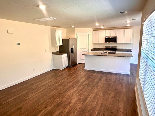 Building Photo - 7033 Randleman Dr
