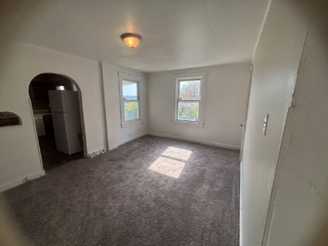 Building Photo - 922 Vankirk St