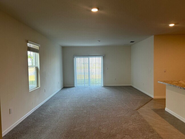 Foto del edificio - 4339 Testana Ln