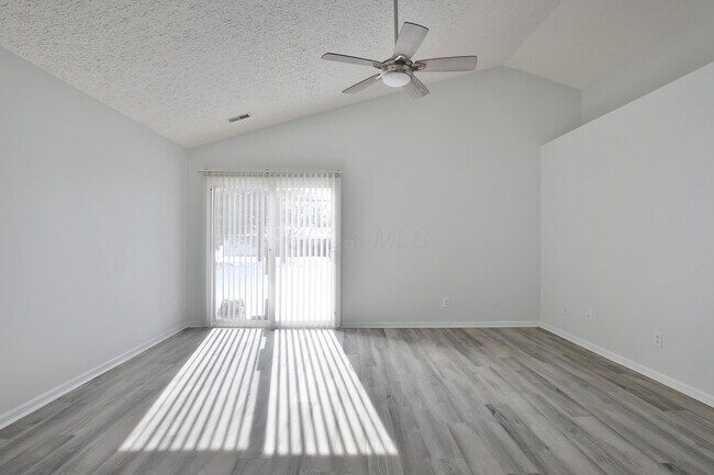 Foto del edificio - 2691 Northwold Rd