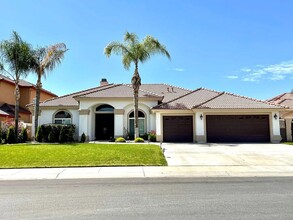 Building Photo - 5507 Brigadoon Ln