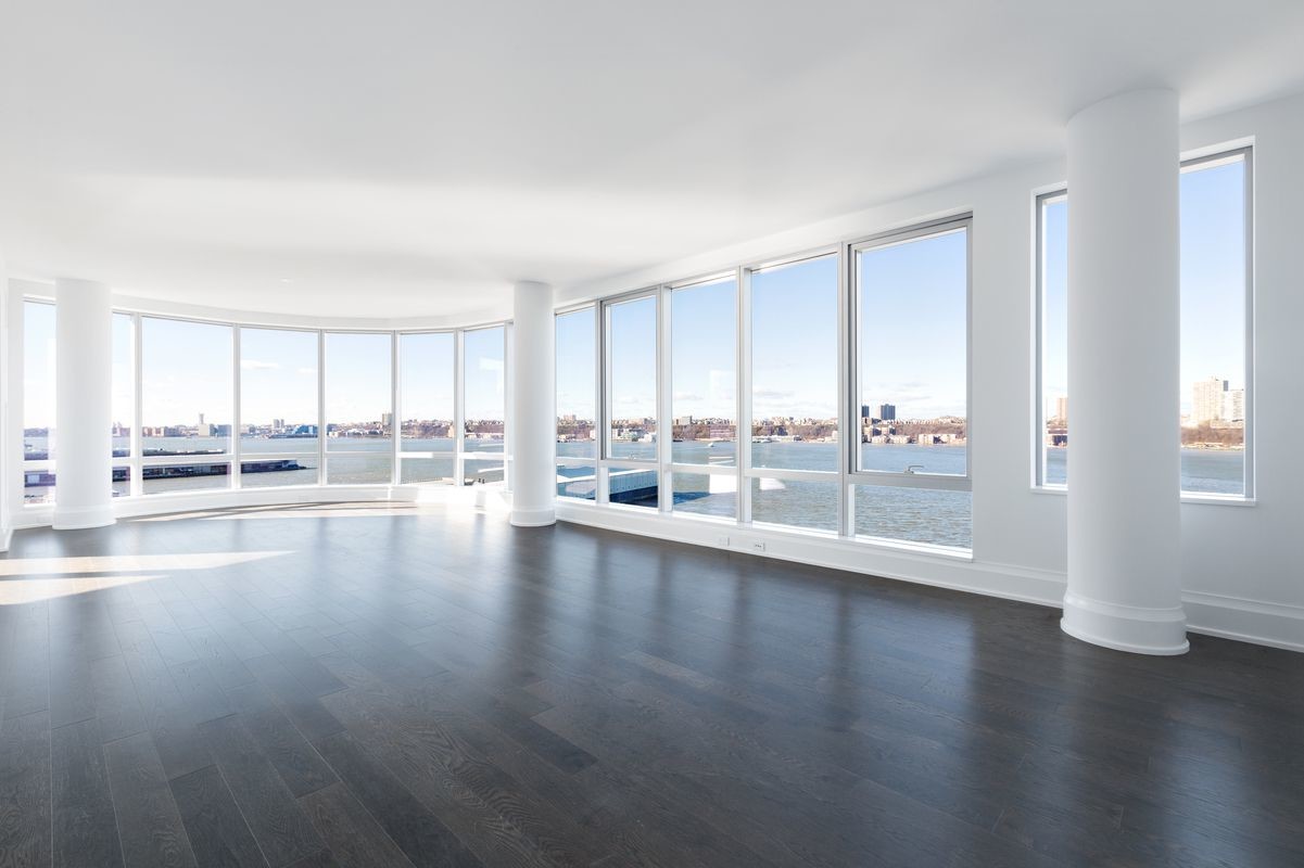Foto principal - 55 Riverside Blvd