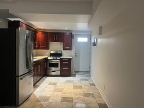Building Photo - 40 Cloverdale Rd
