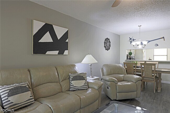 Foto del edificio - 15178 Parkside Dr