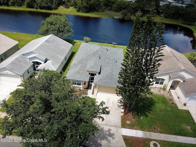 Building Photo - 8049 Bracken Ln