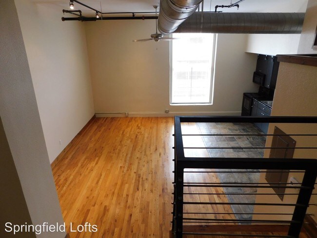 Foto del edificio - 210 E Walnut St