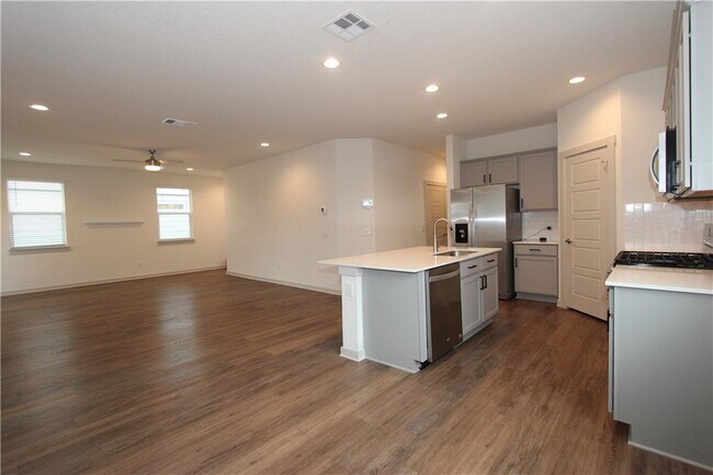 Building Photo - 136 Filifera Ct