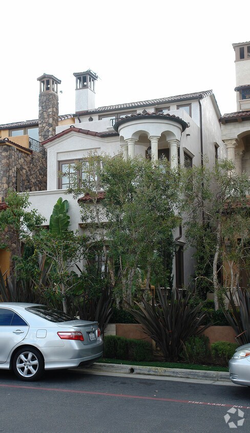 Foto del edificio - 308 Carnation Ave