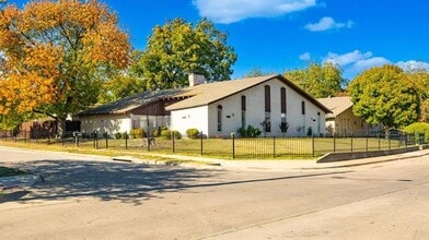 Building Photo - 13351 Kit Ln