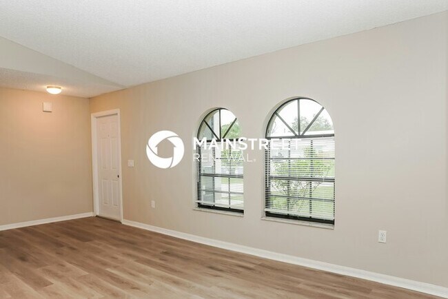 Foto del edificio - 4 Bedroom Pet-Friendly Home in Palm Bay, F...