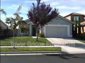 Building Photo - 3163 White Fish Bay St