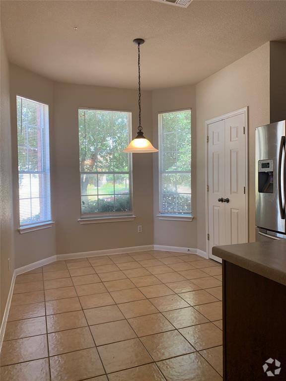 Building Photo - 18525 Blue Pond Dr