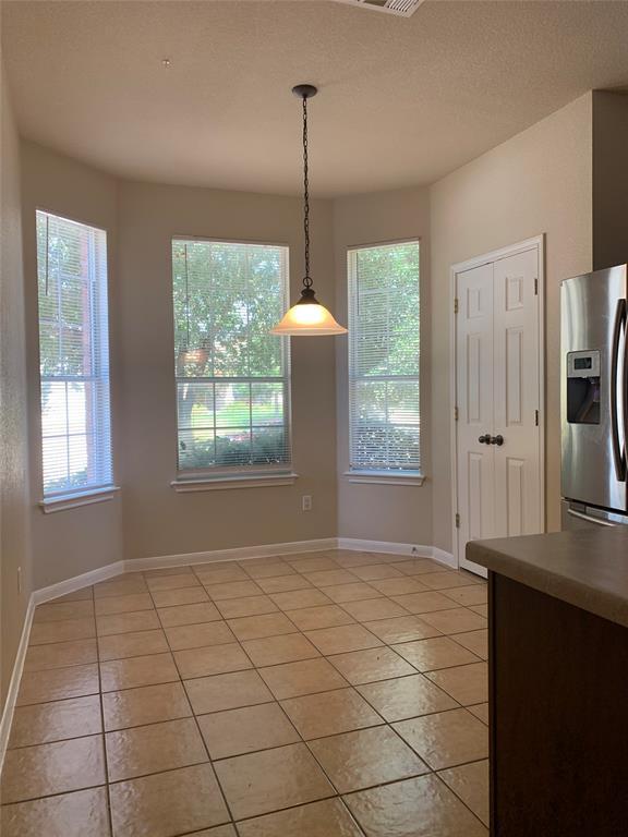 Building Photo - 18525 Blue Pond Dr