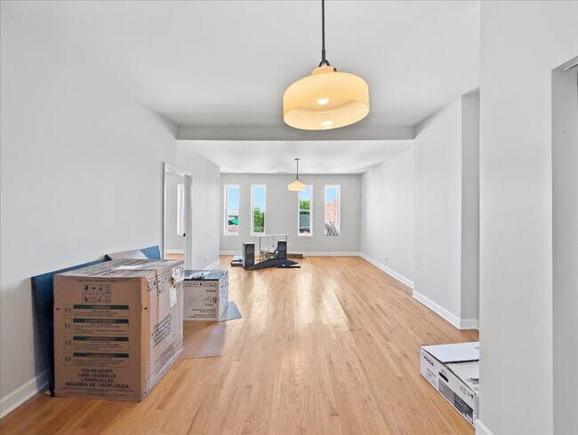 Foto del edificio - 1538 N Milwaukee Ave