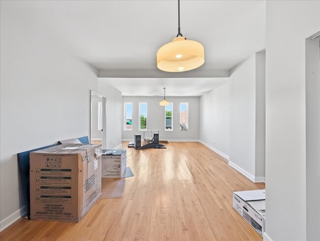 Building Photo - 1538 N Milwaukee Ave