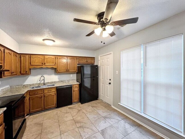 Building Photo - 6285 Jamestown Dr