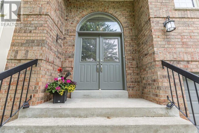 Building Photo - 3 PINEHURST Ct