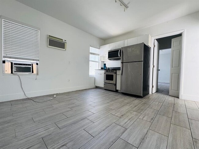 Foto del edificio - 7910 Abbott Ave