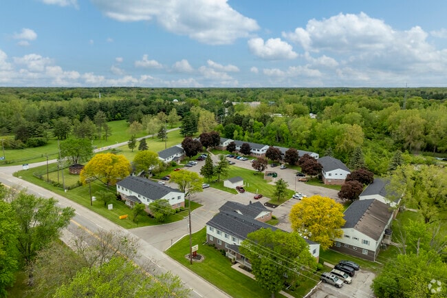 Aerial - Huntington Circle Apartments