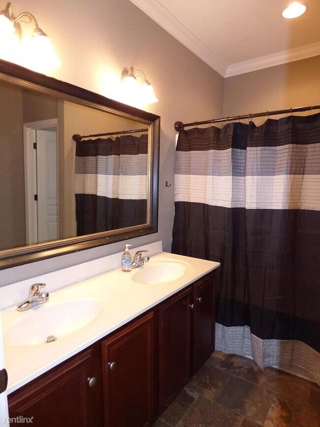 Foto del edificio - 10762 Carpenter Run Ln