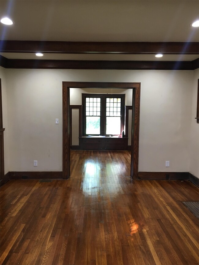 Building Photo - 7401 Poe Ave