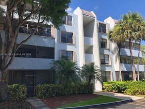 Building Photo - 10854 N Kendall Dr